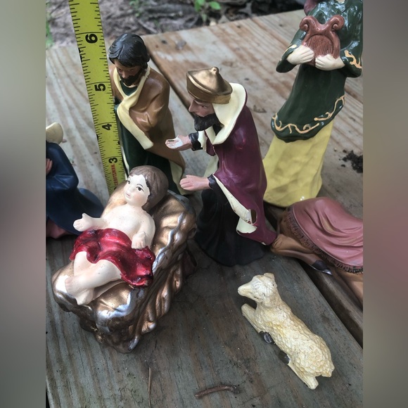 11 Piece Nativity Set Ceramic Figures Baby Jesus Mary Joseph With Livestock - Picture 9 of 9